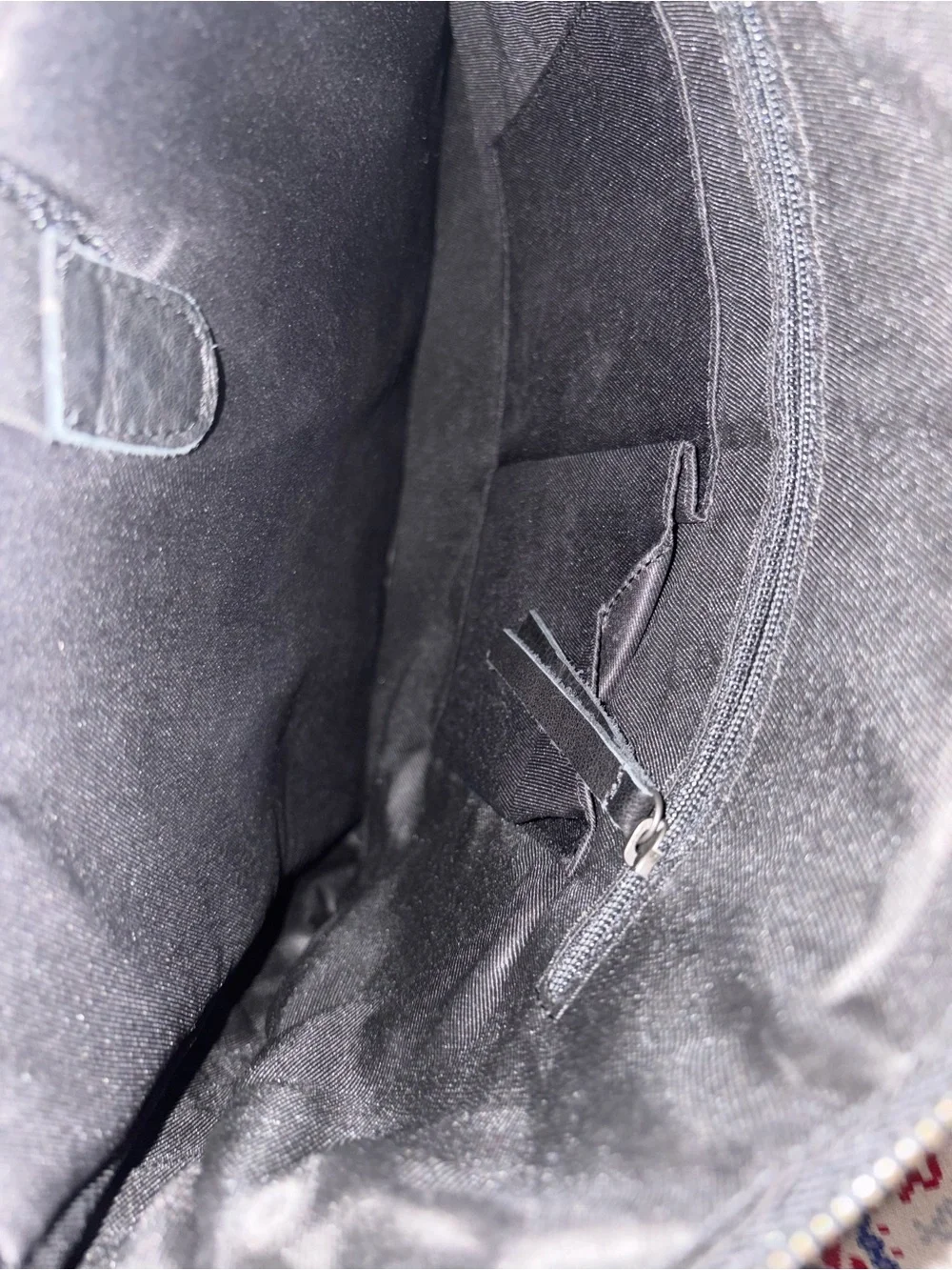 Muud black leather