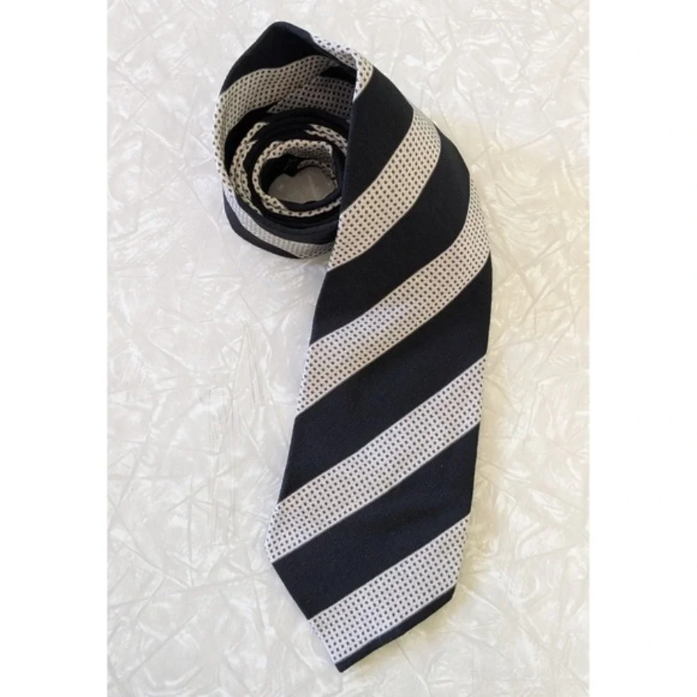 Giorgio Armani Mens Silk Necktie Black White Diagonal Stripe Micro‎ Dot Italy