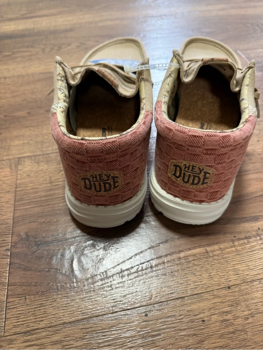 Hey Dude detailing casual