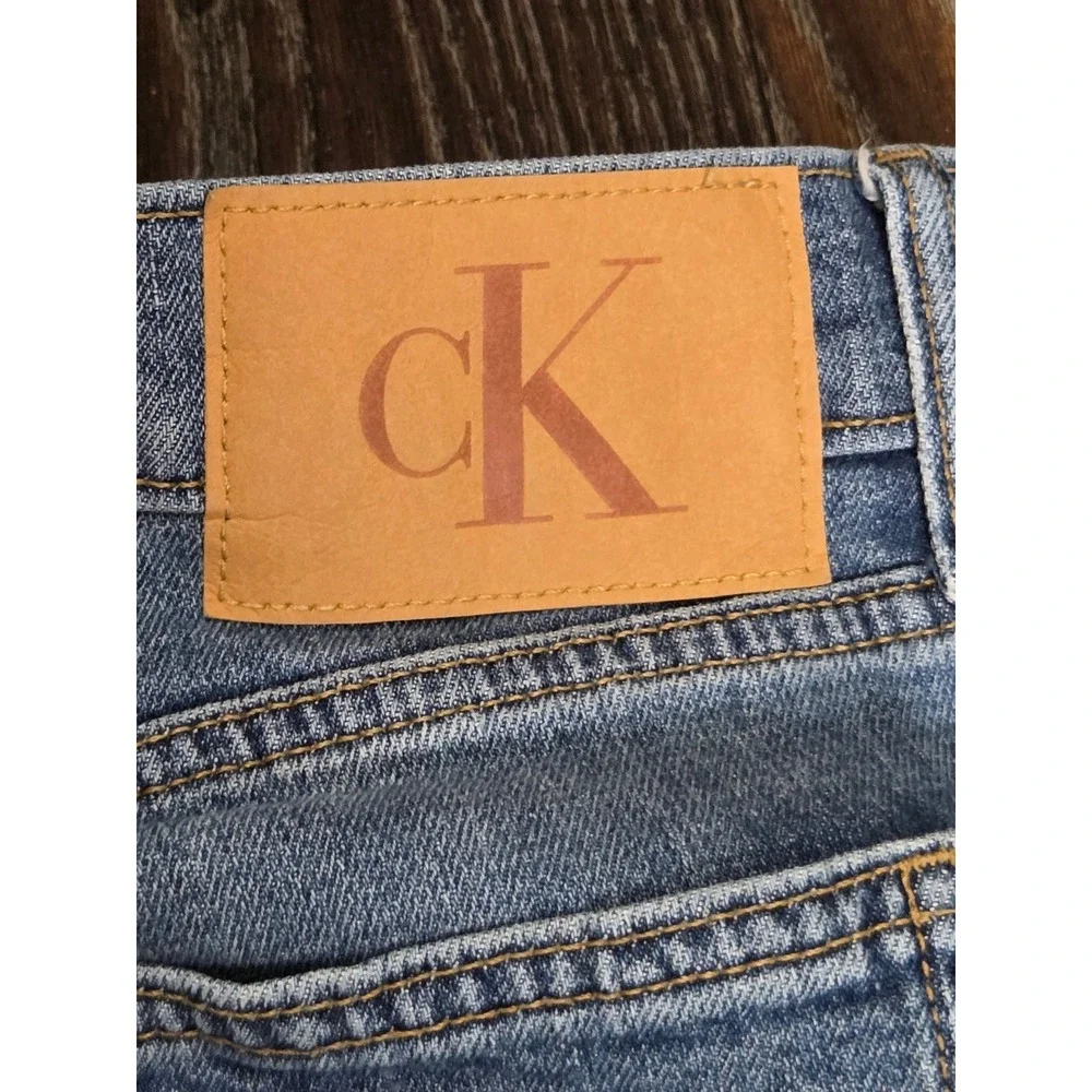 Calvin Klein Relaxed Straight Jeans Mens 38x30 Medium Wash Blue Denim CK Logo
