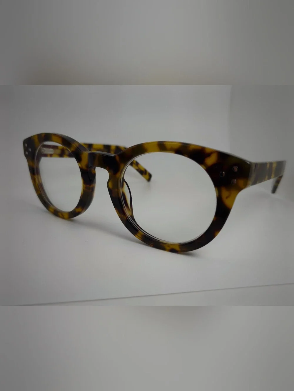 Morla. Round Tortoiseshell Eyeglass Frames. Nice Animal Print.