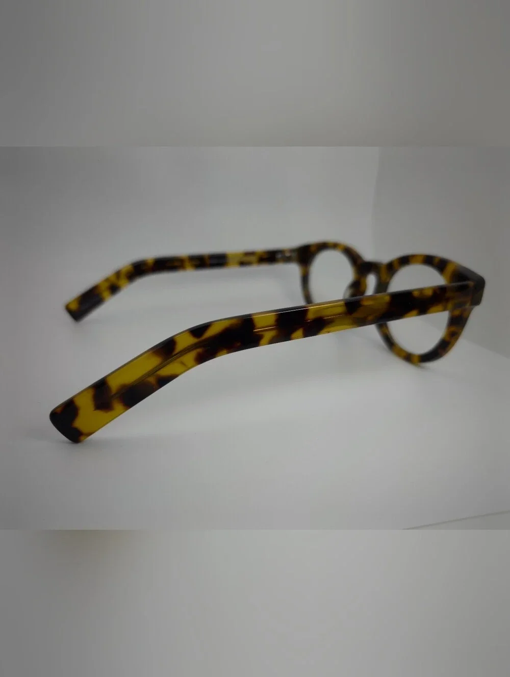 Morla. Round Tortoiseshell Eyeglass Frames. Nice Animal Print.