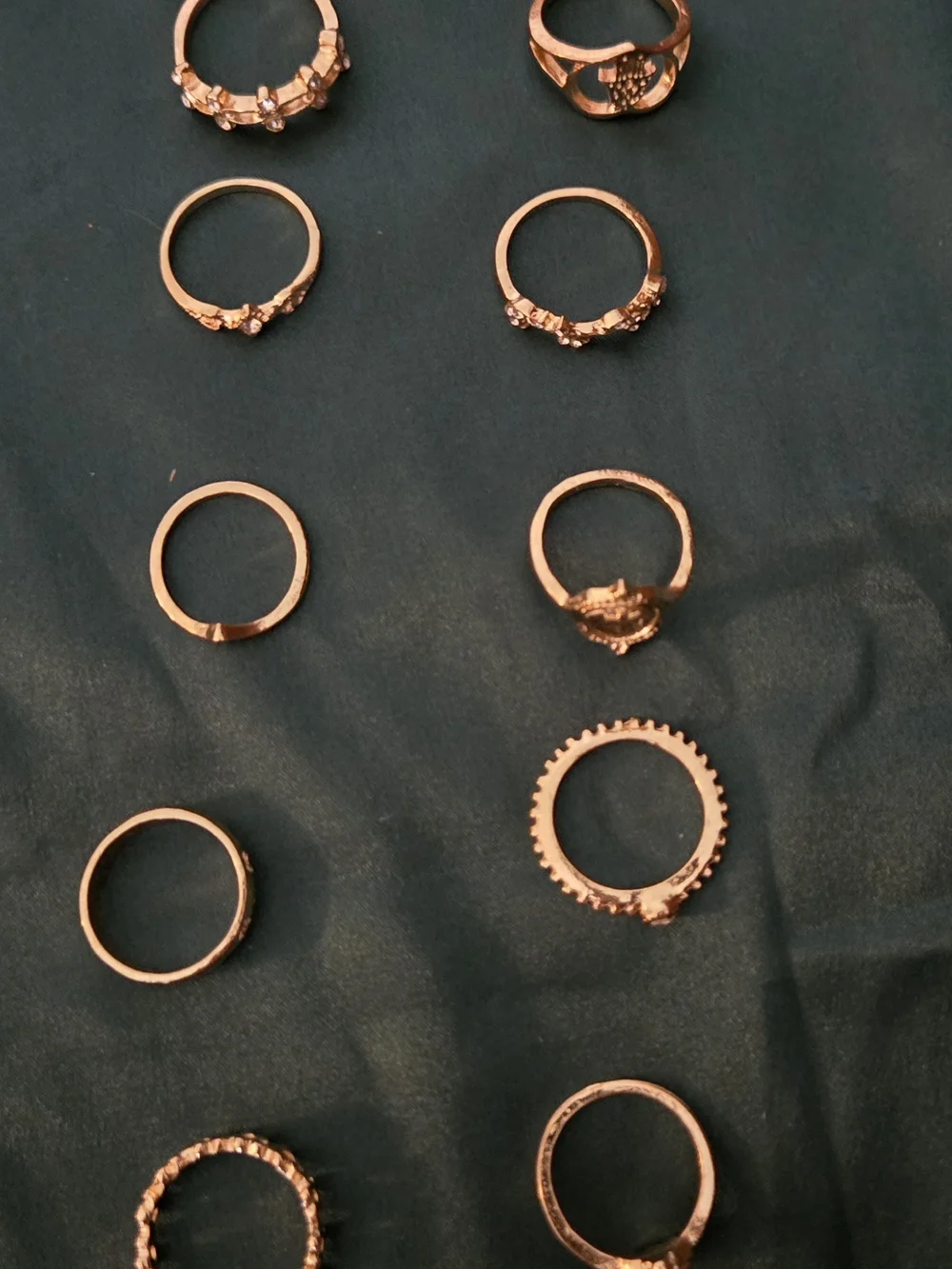 N/A elegant gold