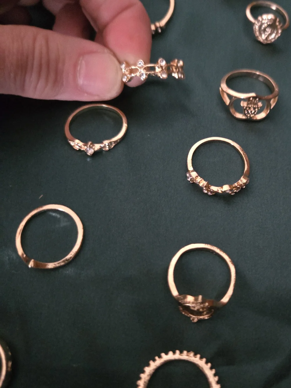 N/A elegant gold