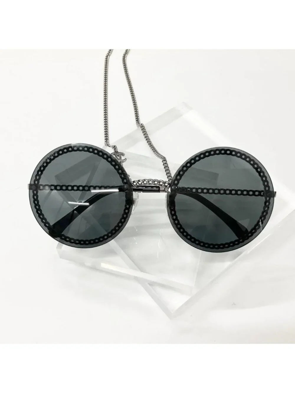 Chanel Sunglasses CC Logo Chain Eyewear Black