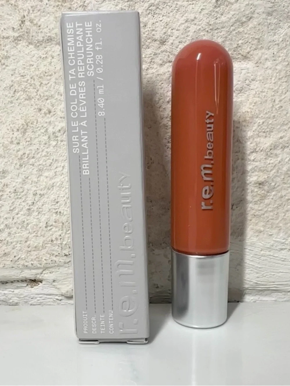 ⭐ r.e.m. beauty On Your Collar Plumping Lip Gloss ⭐ Shade: Scrunchie 8.4 ml