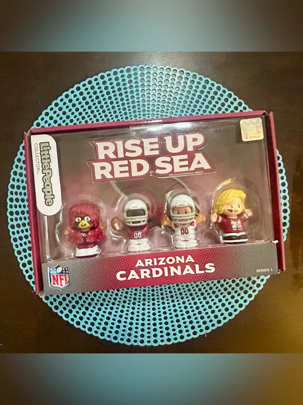 Fisher Price Little People NFL Arizona Cardinals Rise Up Red Sea 4 Figure Set