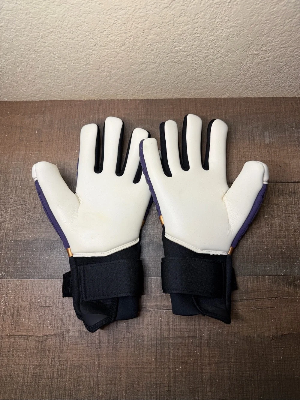 Nike GK Phantom Elite Goalkeeper Soccer Gloves.  - Size 7 Men.