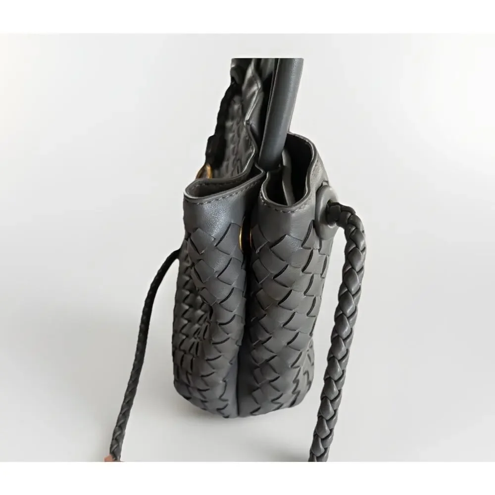 Unbranded any piece carrying