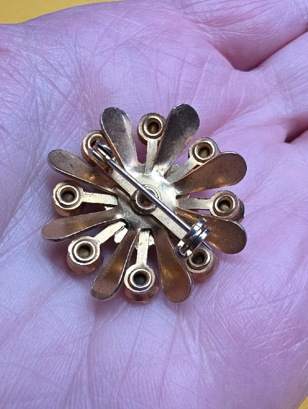 Umnarked Vintage Pieces functions has