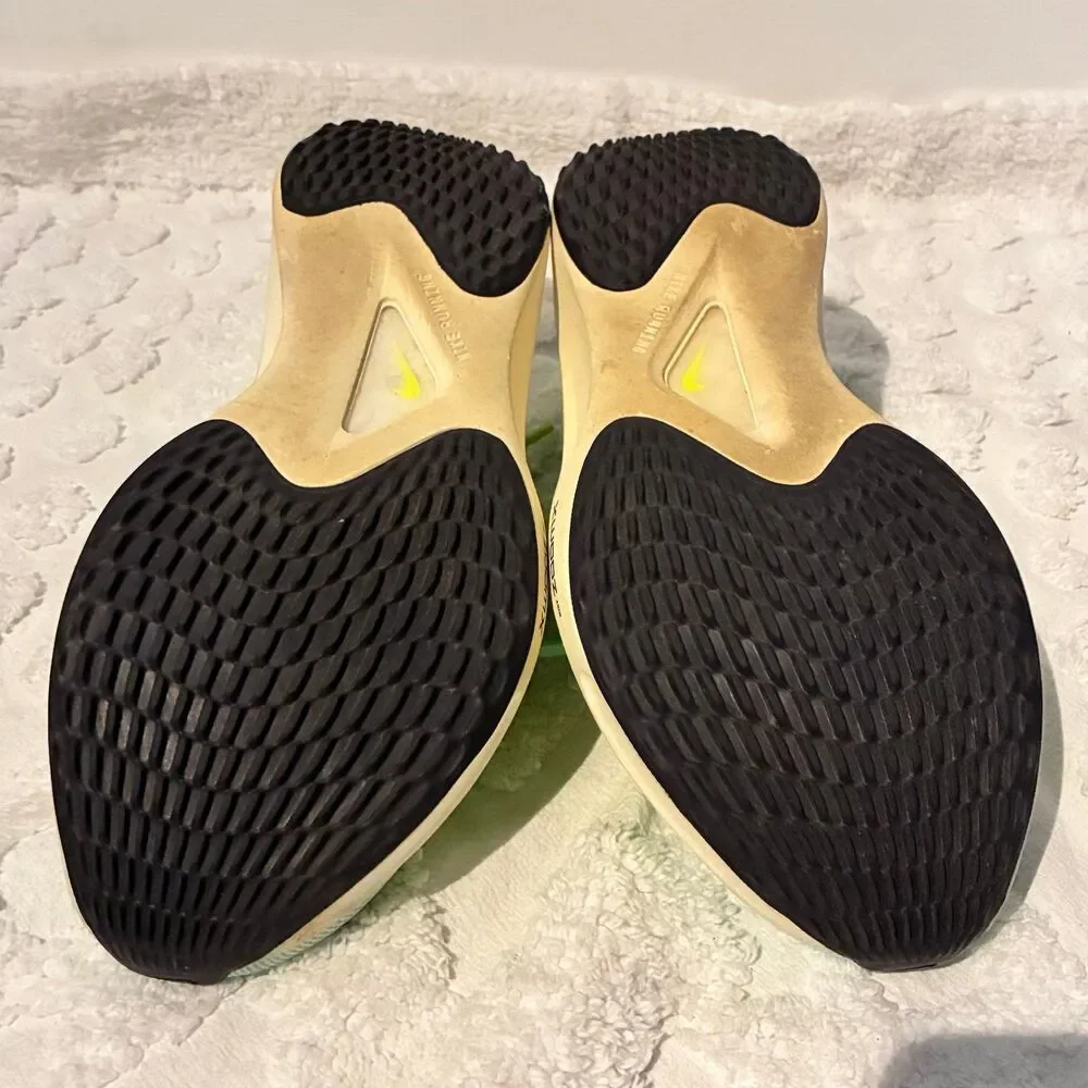 Nike Zoom Fly 5 Ghost Green Yellow Running Sneakers Women's Size 7.5