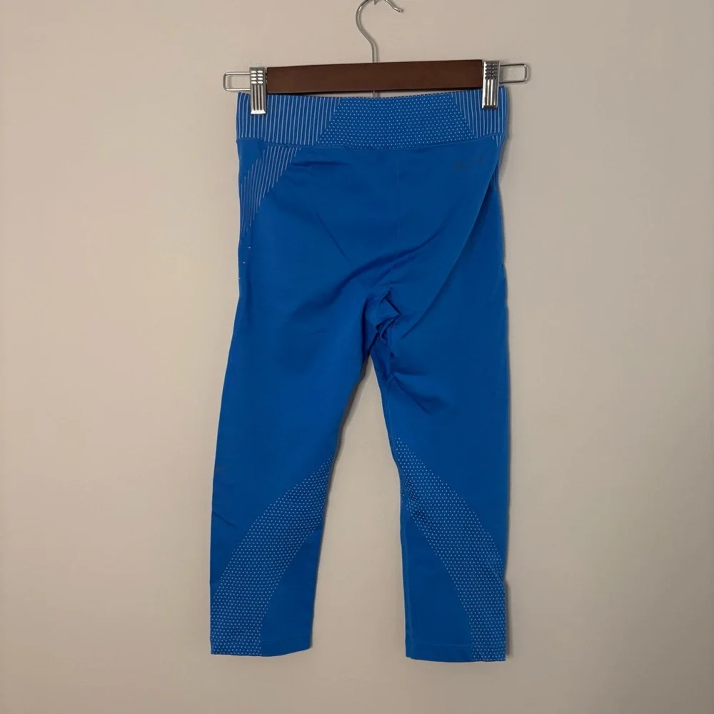 Nike dynamic blue