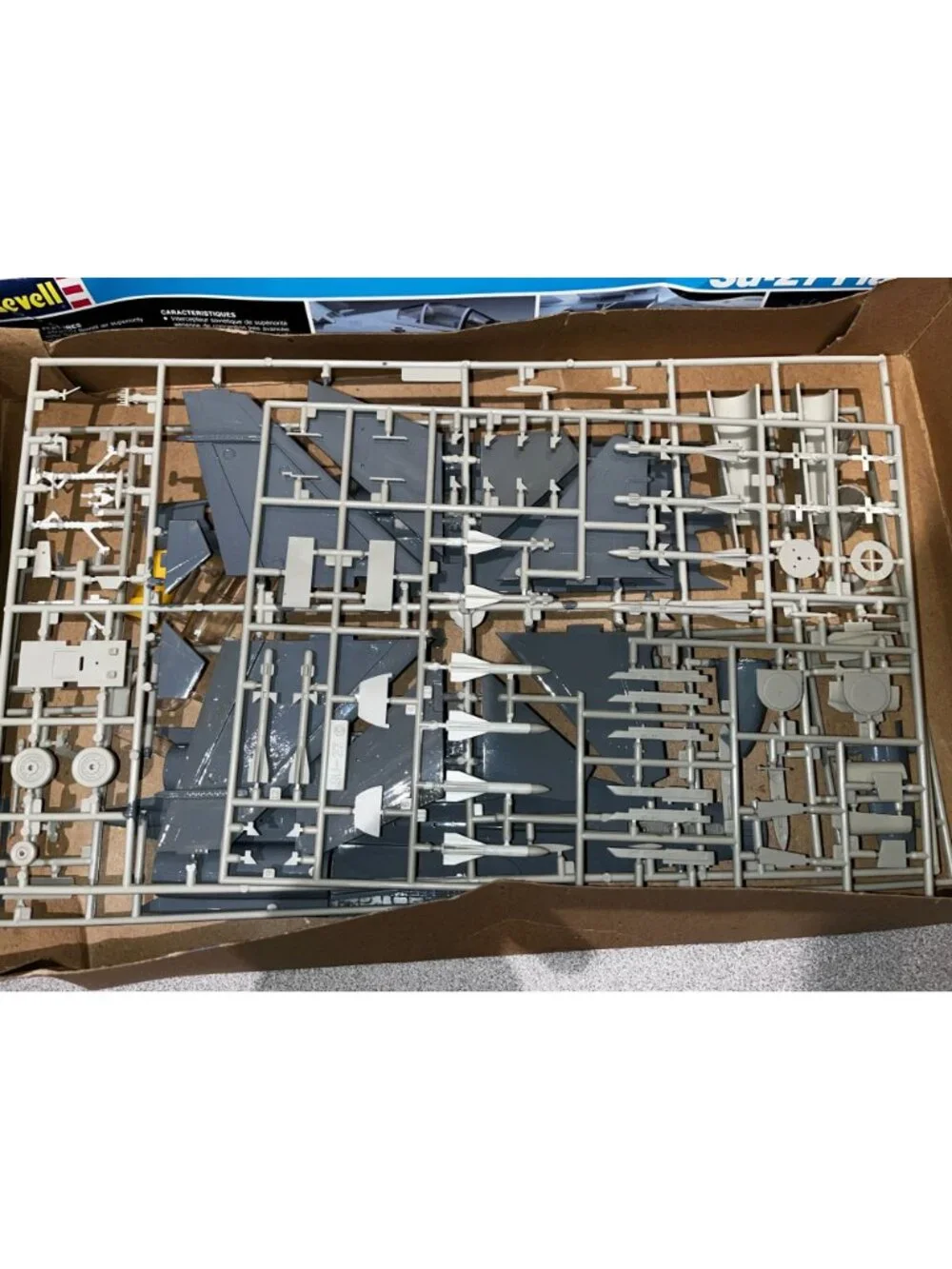 Vintage 1989 Revell Su-27 Flanker Soviet Jet Fighter Plastic Model Kit 1/72