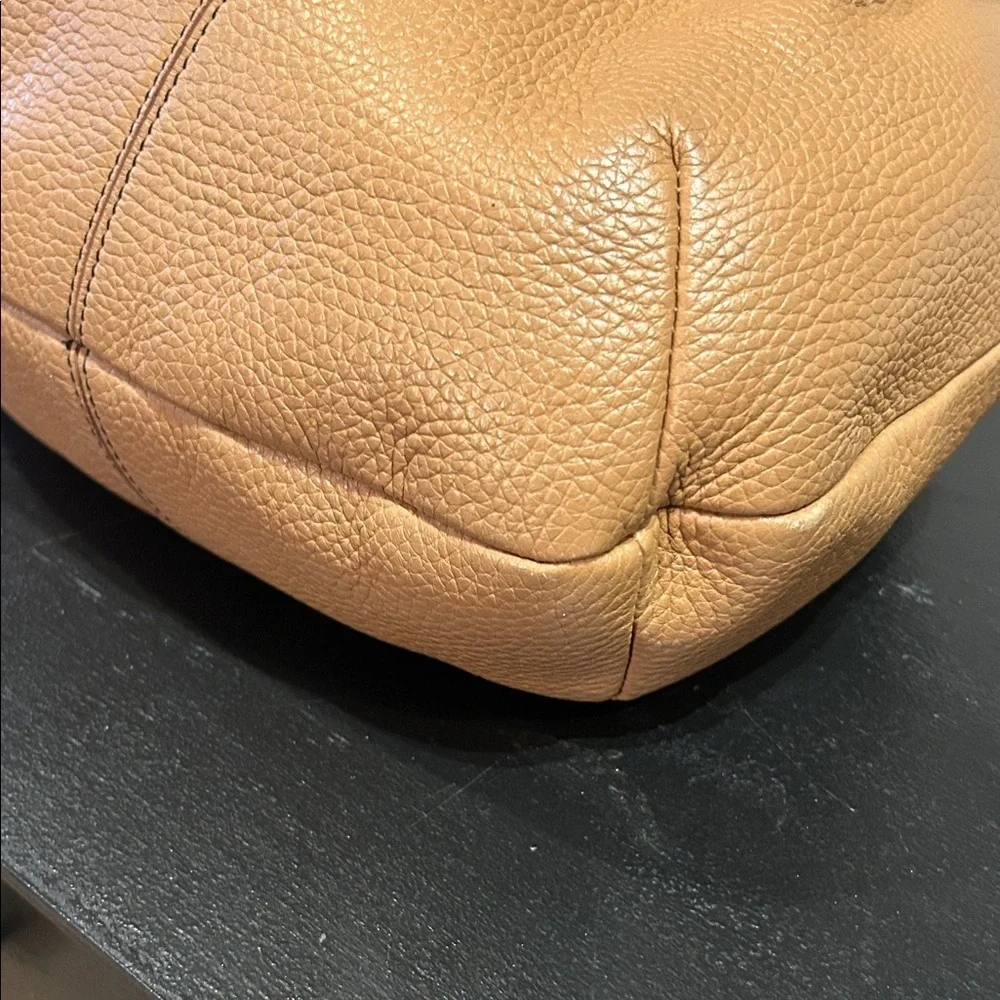Brighton elegant tan