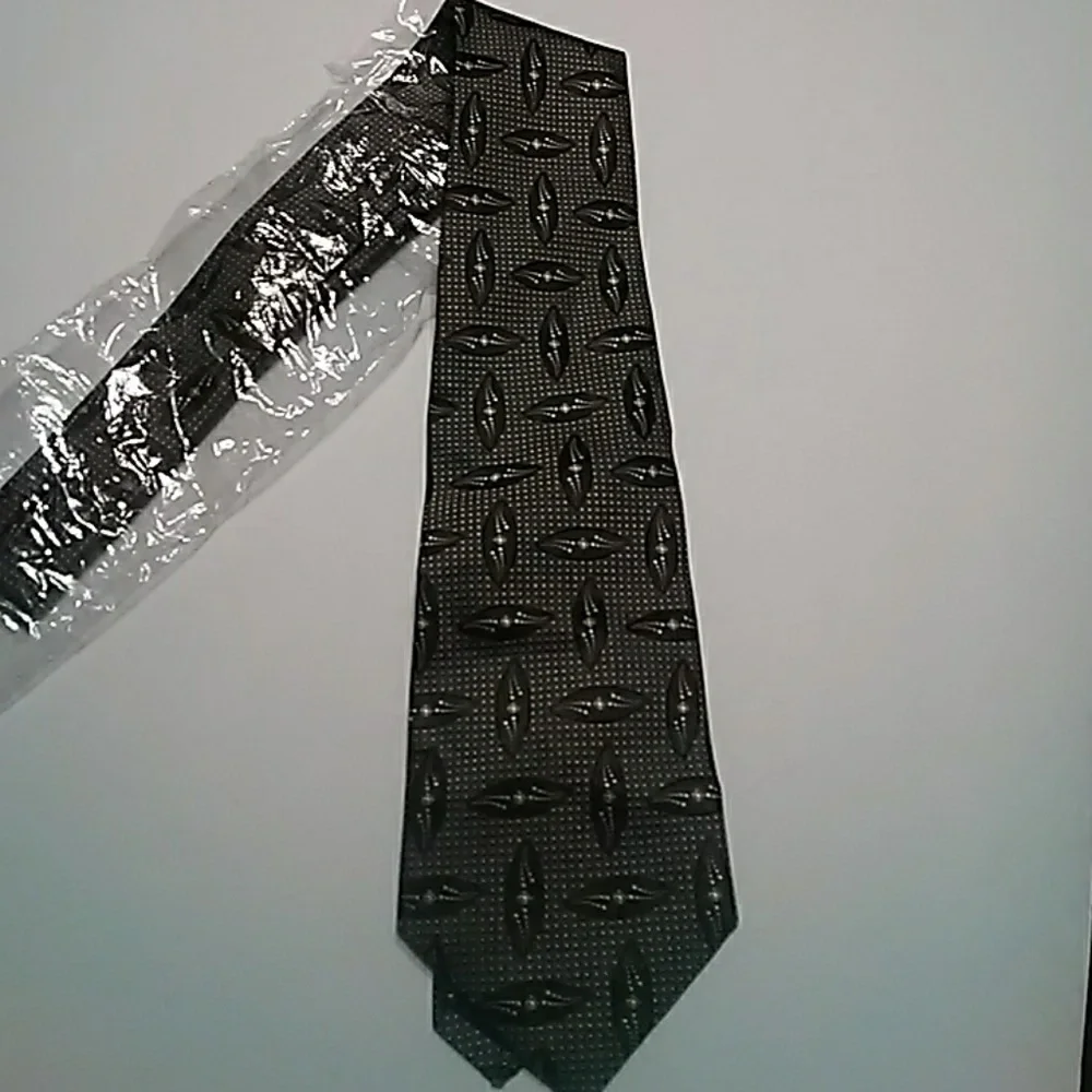 NWT Men's JoS A. Bank Tie