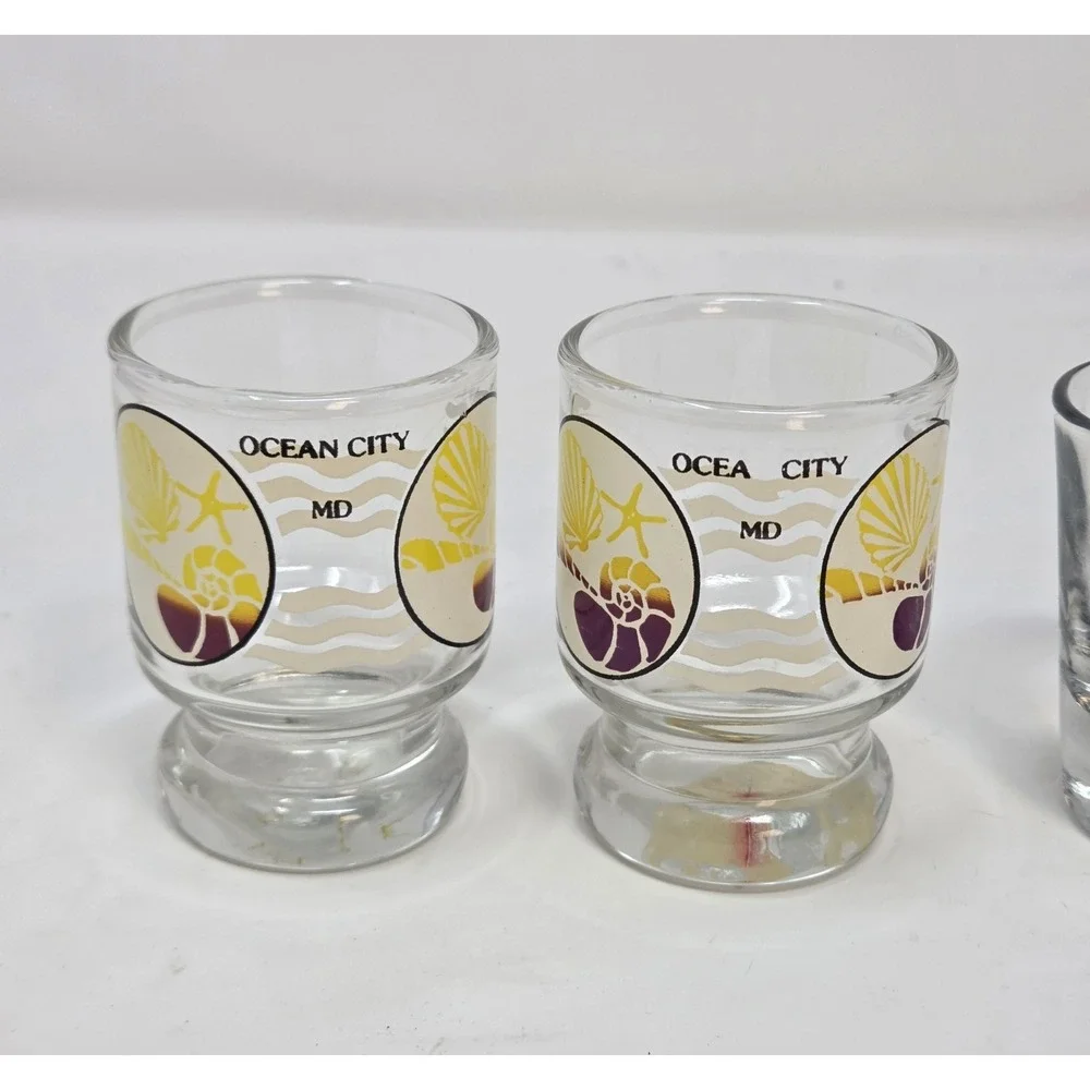 The Unbranded Brand lot souvenir