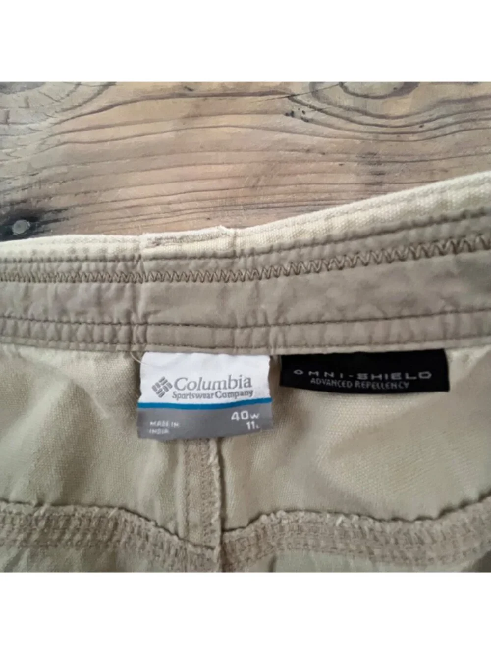 Columbia Cargo Shorts Mens 40X11 Tan Canvas Omnishield
