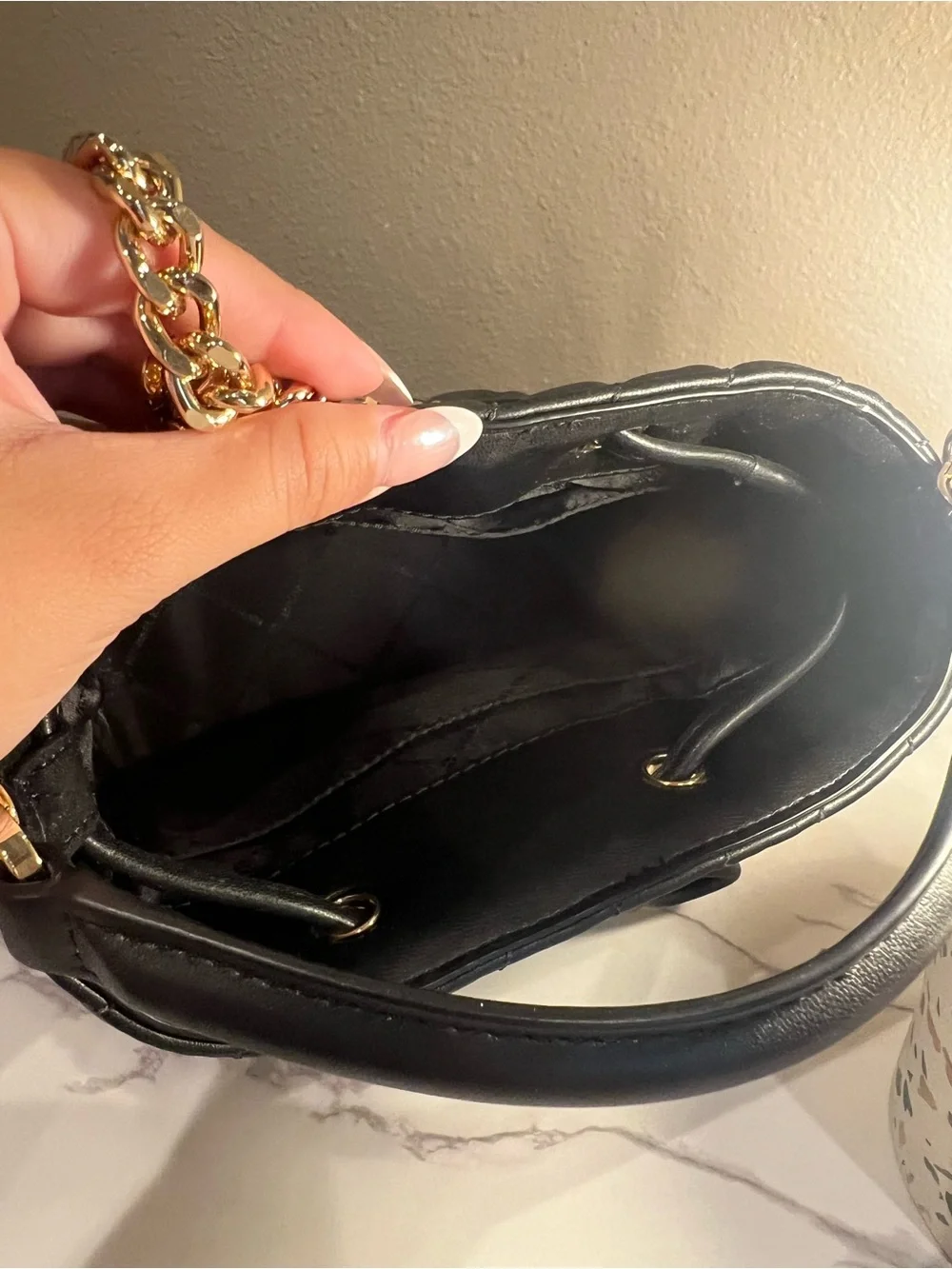 Michael Kors bucket use
