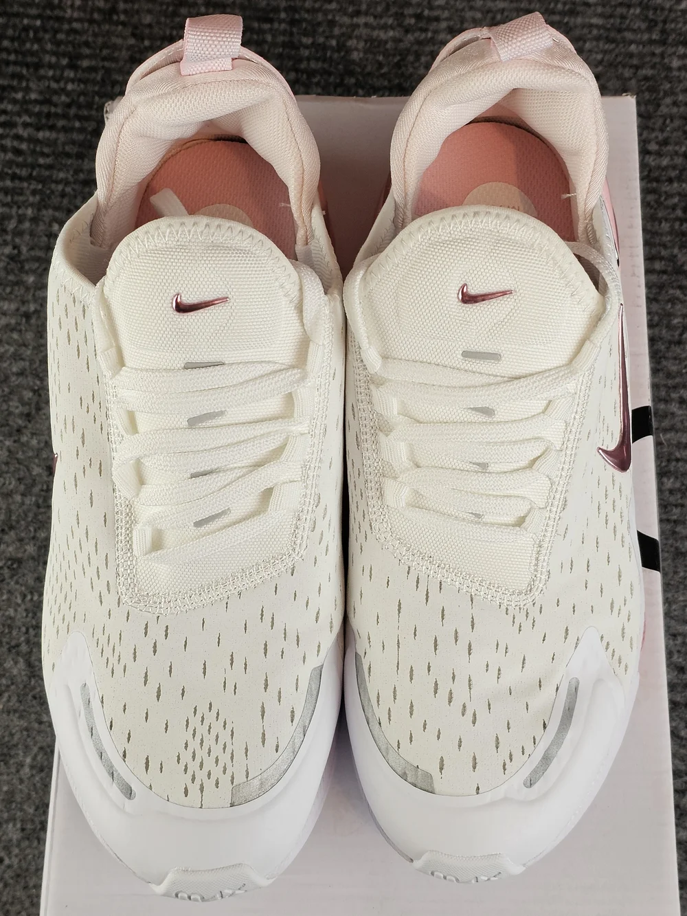 Nike lightweight knit