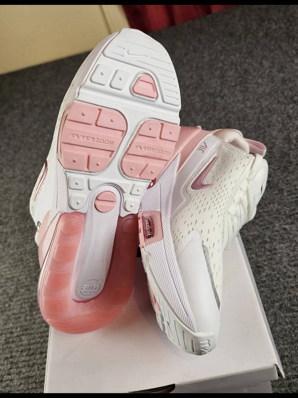 Nike lightweight knit