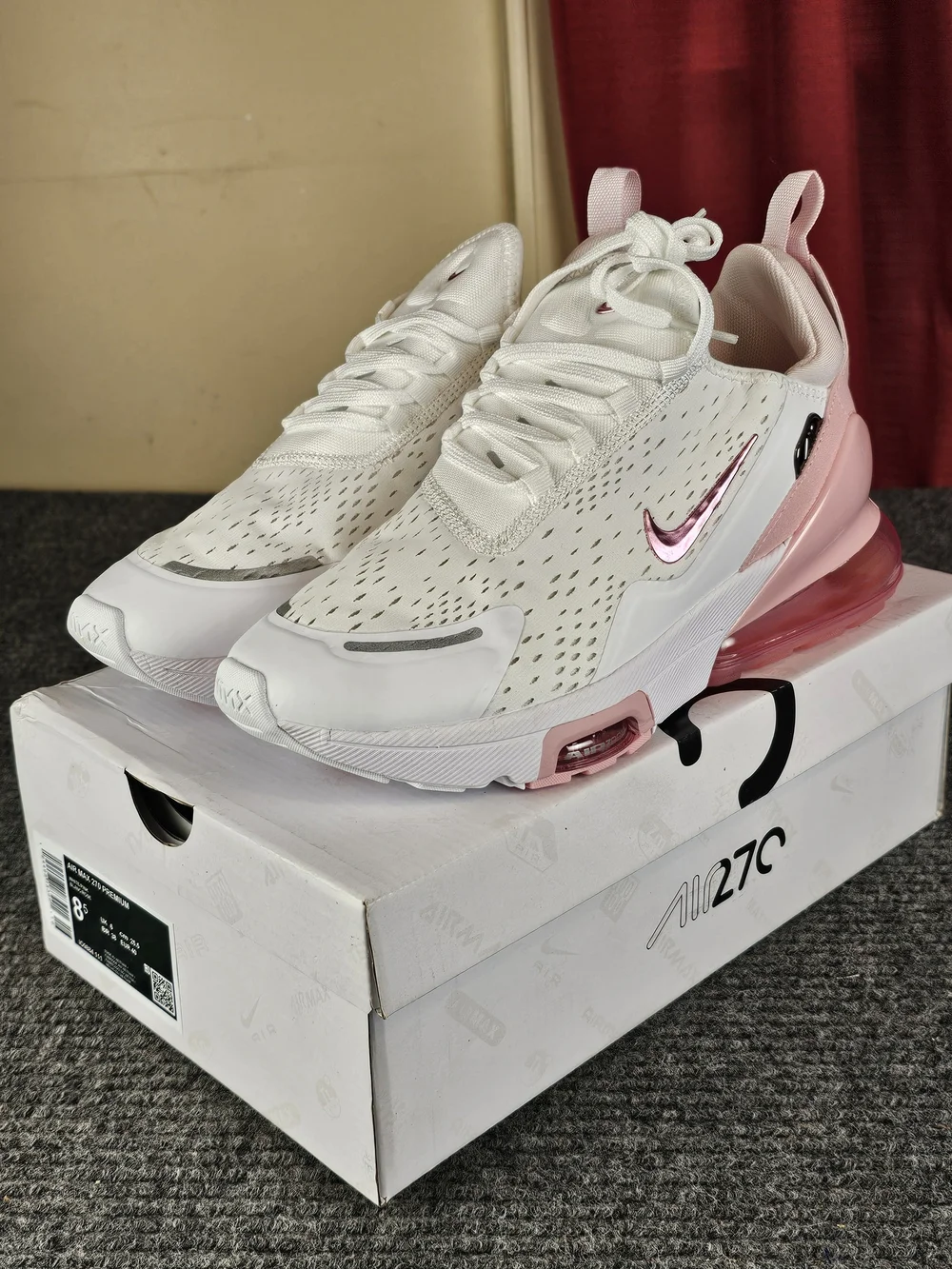 Nike lightweight knit