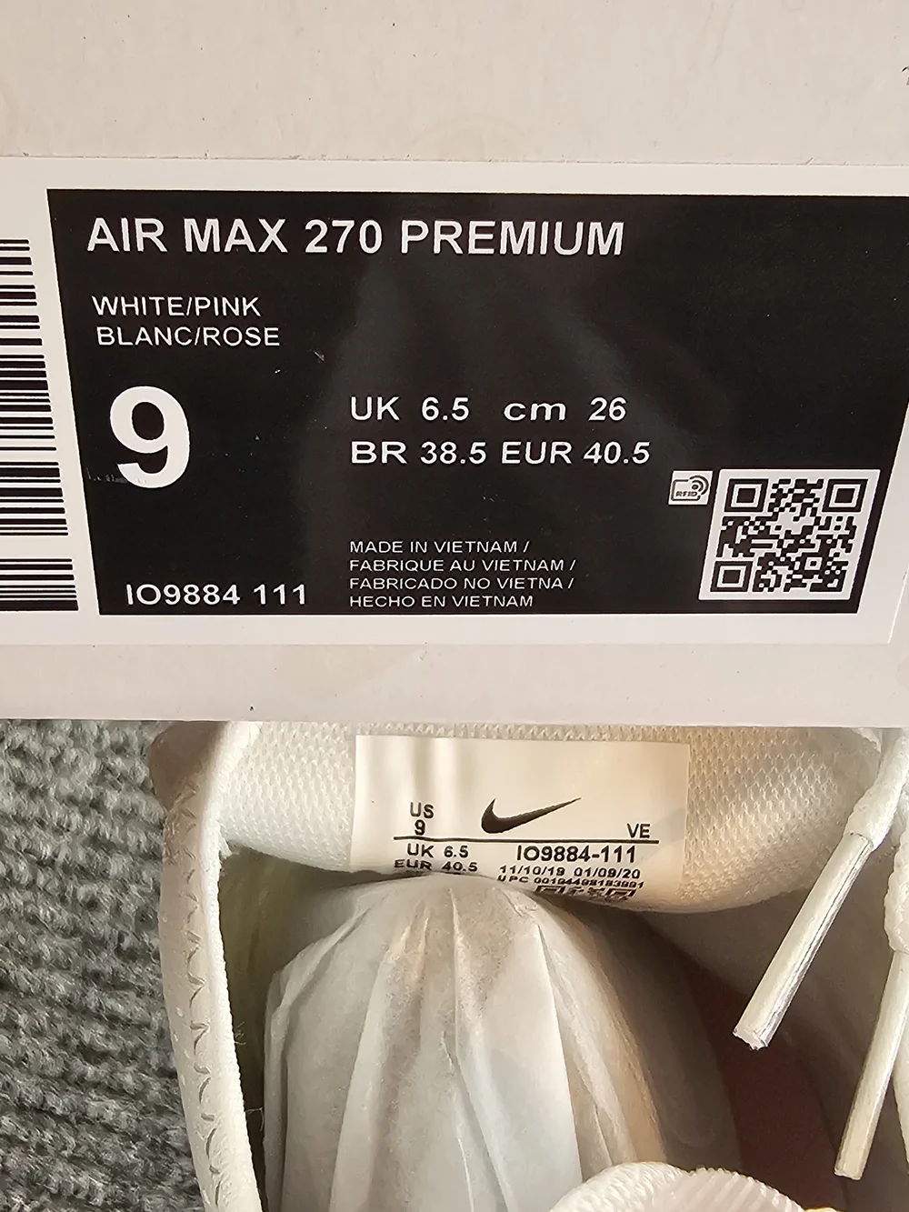 Nike lightweight knit