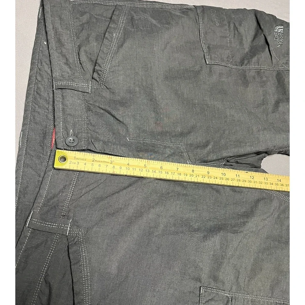 North Face Cargo Zip Off Convertible Pants Shorts Mens L OD Green Hiking (38x28)