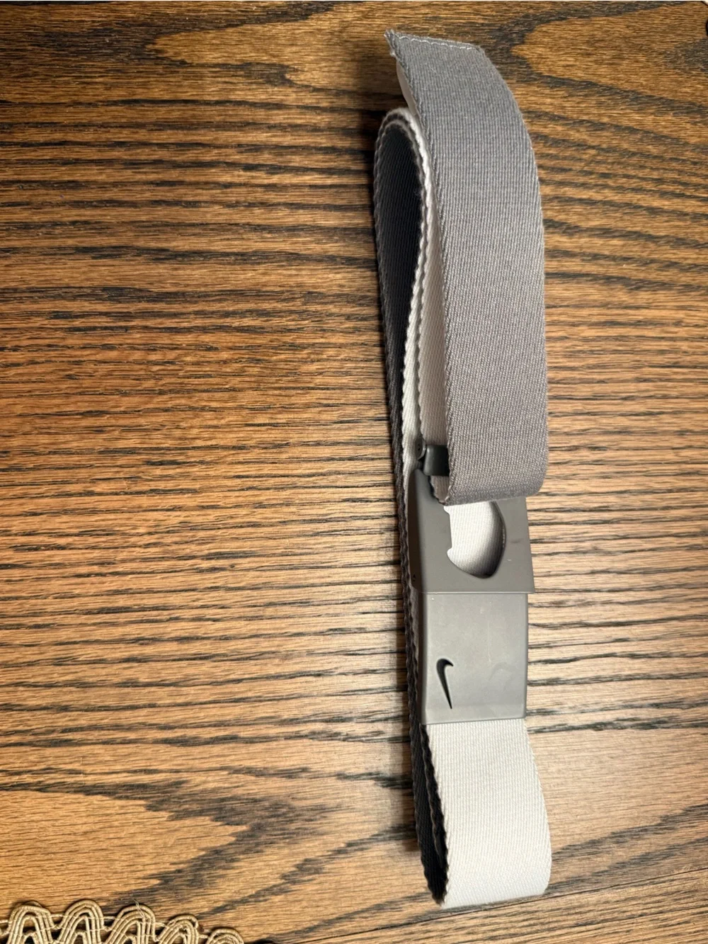 Nike white and gray reversible belt, excellent condition worn once.