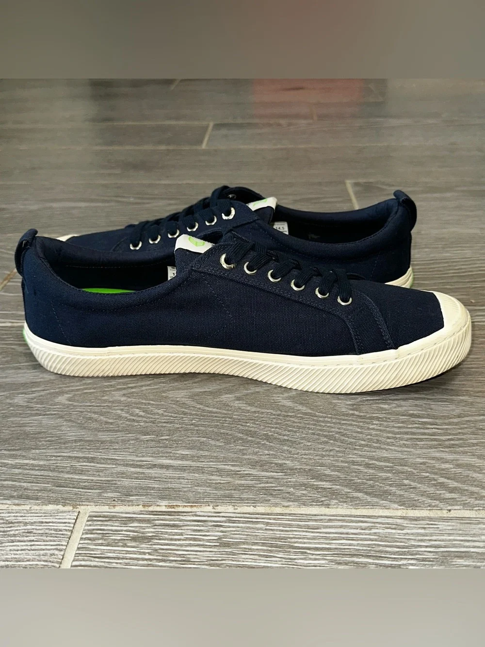 Cariuma oca athletic