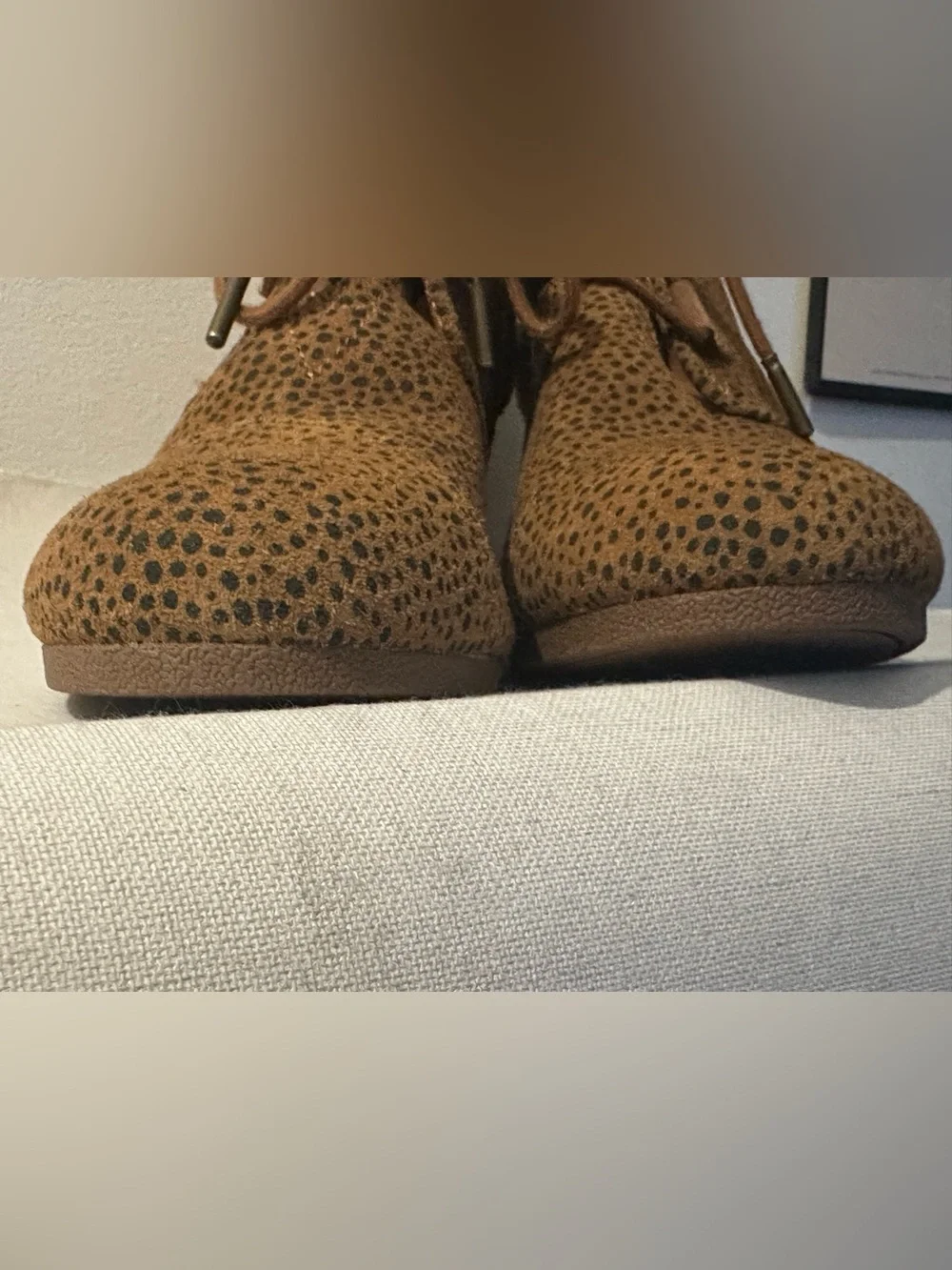 Toms step out