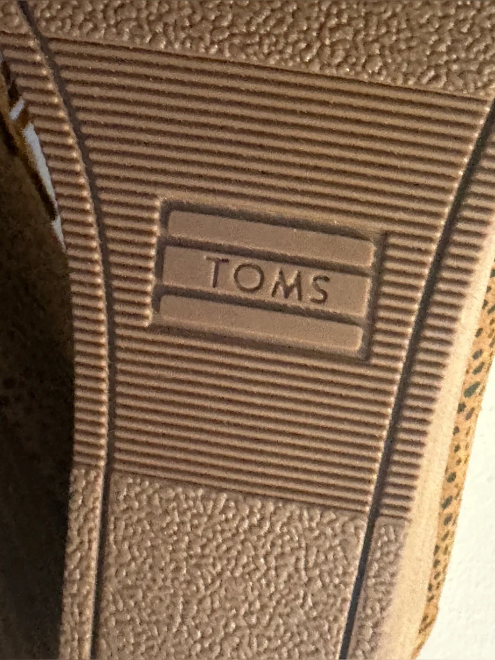 Toms step out