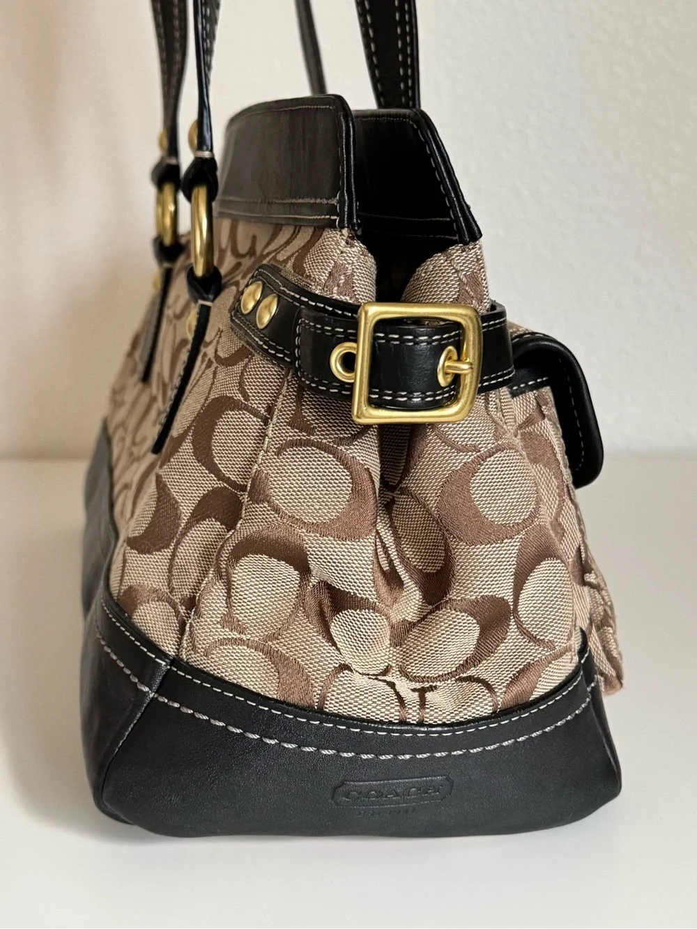 Coach legacy signature