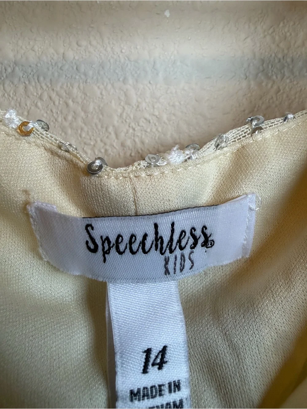 Speechless sparkling ivory