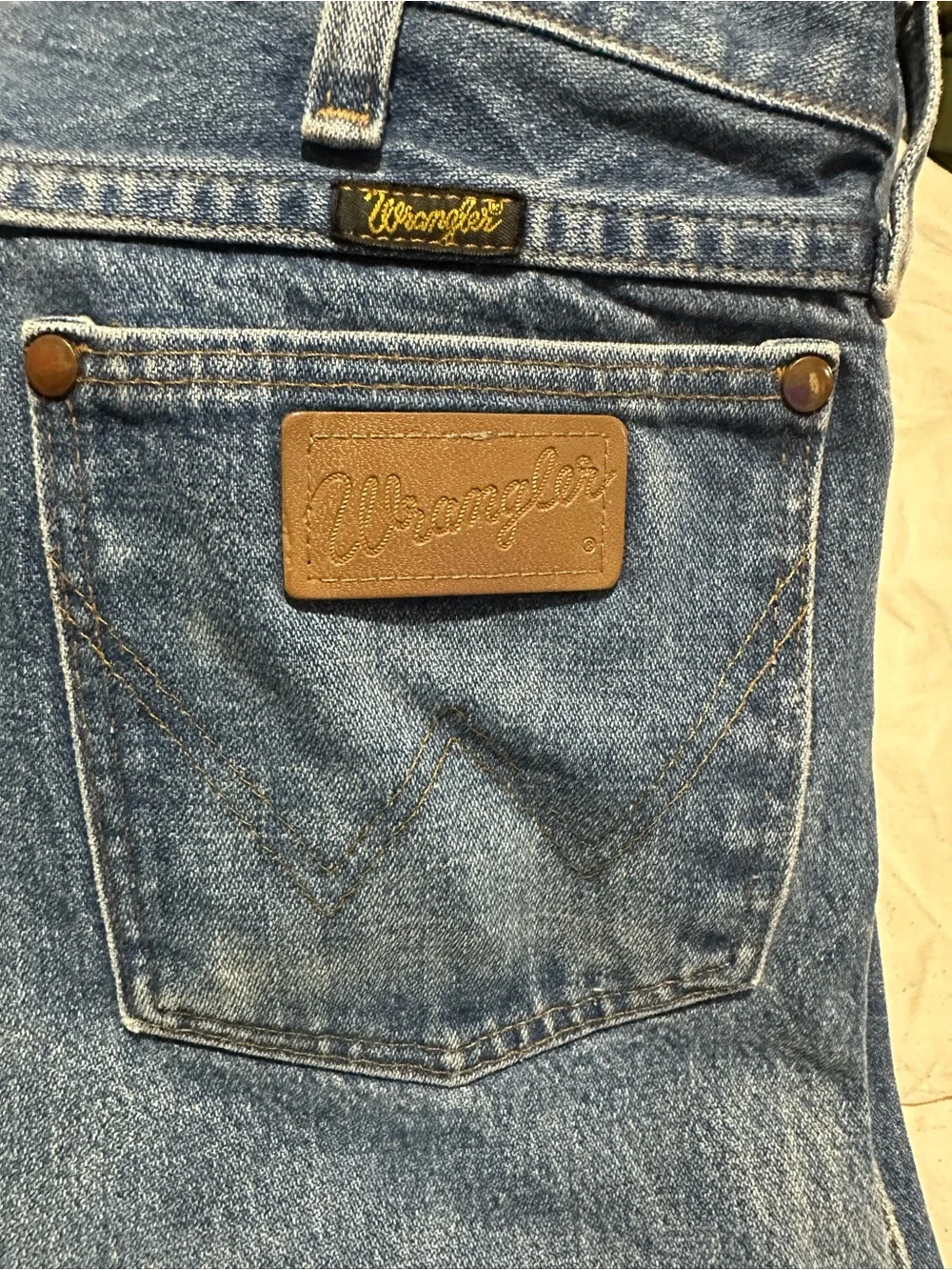 Wrangler Men's Medium Blue Straight Jeans