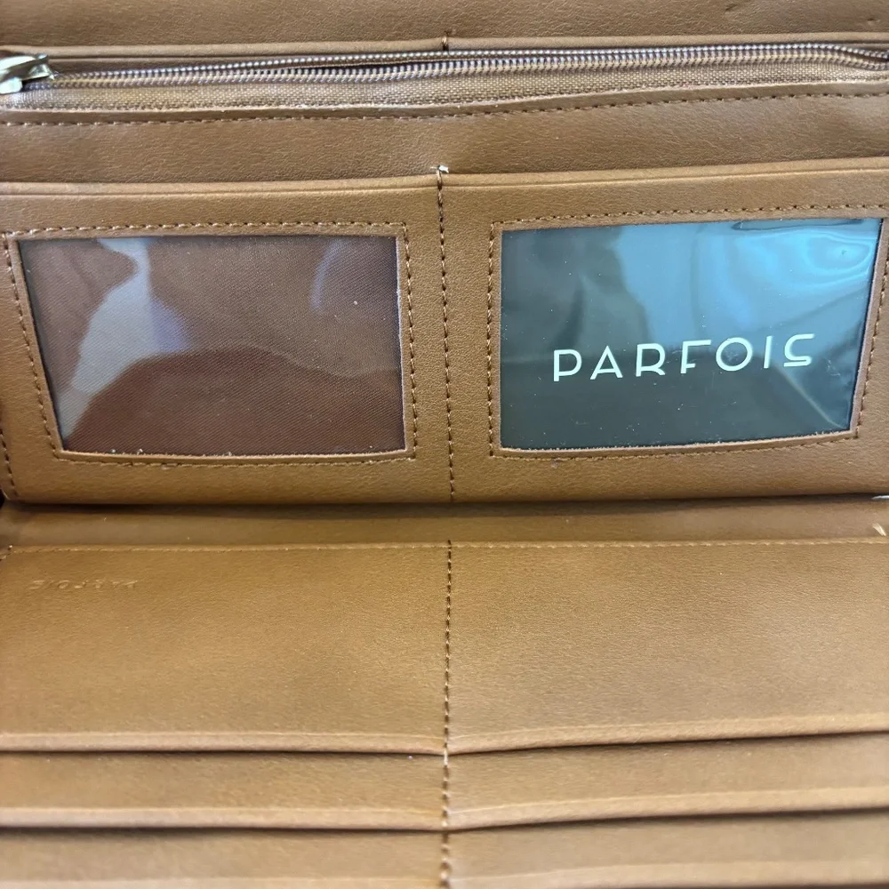 Parfois aesthetic opens