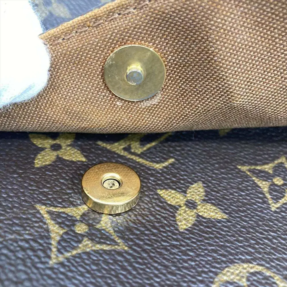Louis Vuitton open slight