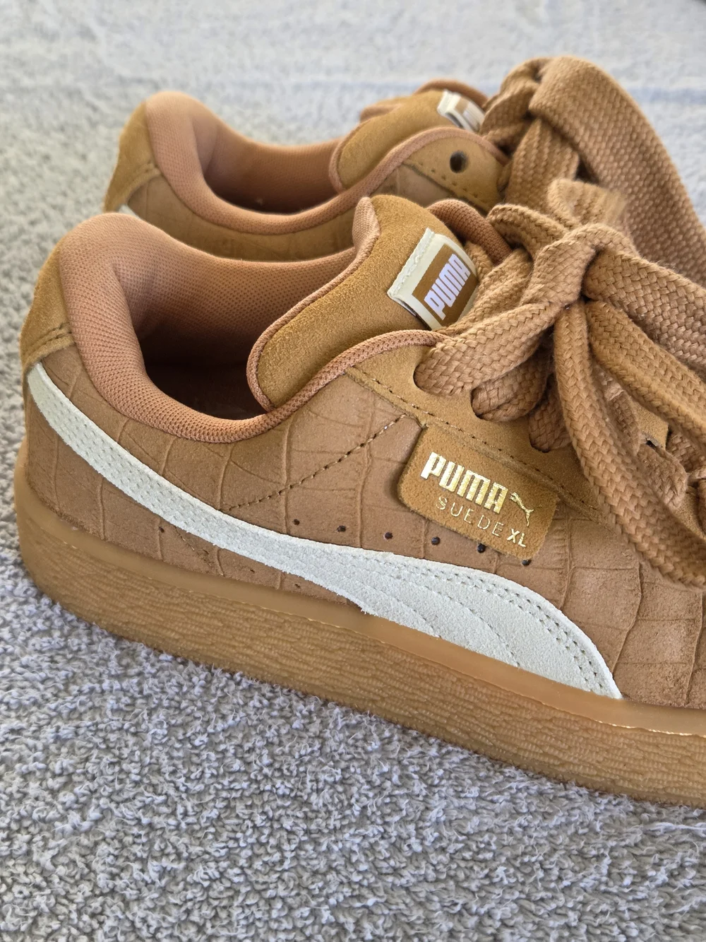 Puma women suede