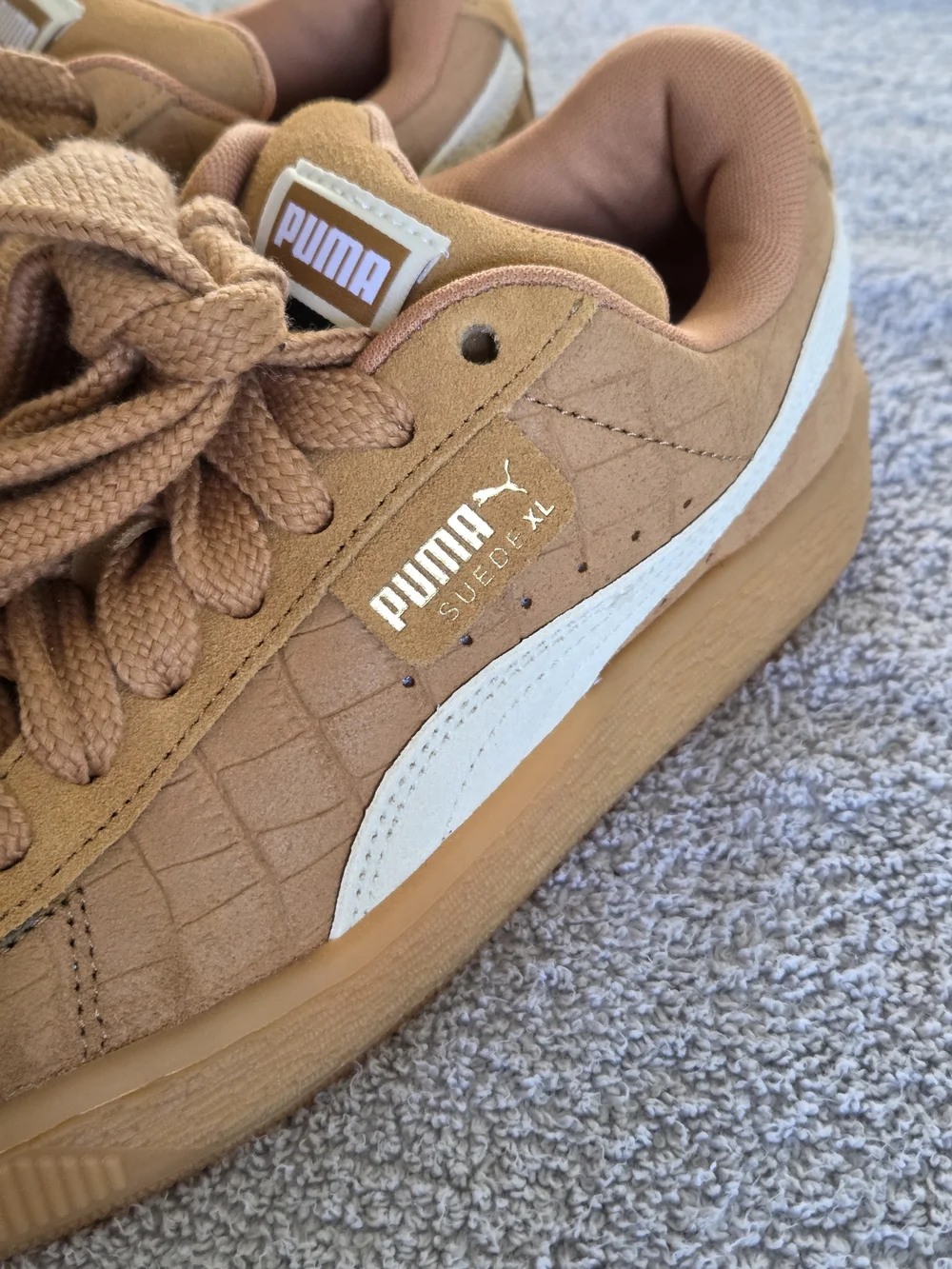 Puma women suede