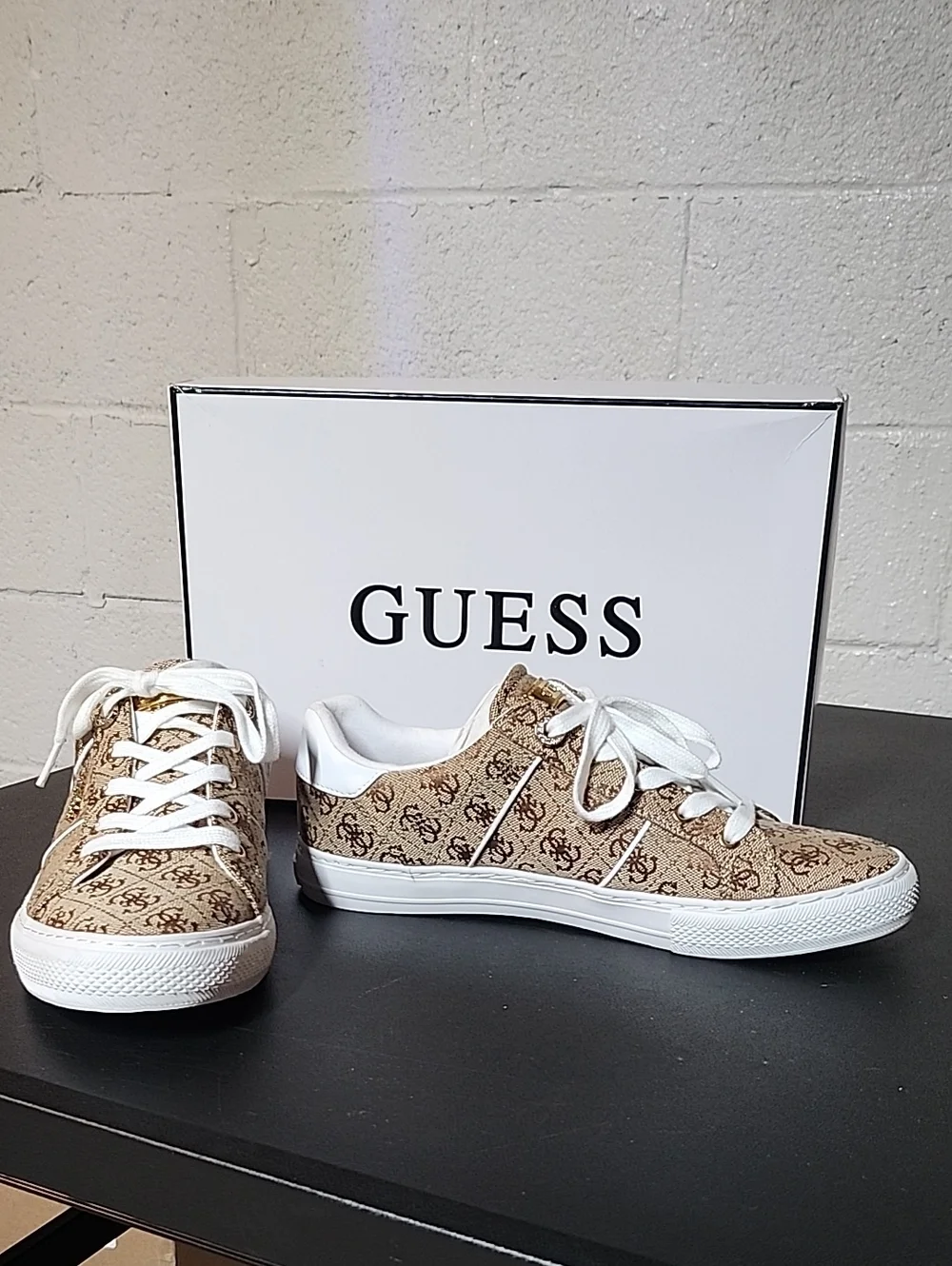 GUESS Beige Monogram Low-Top Sneakers