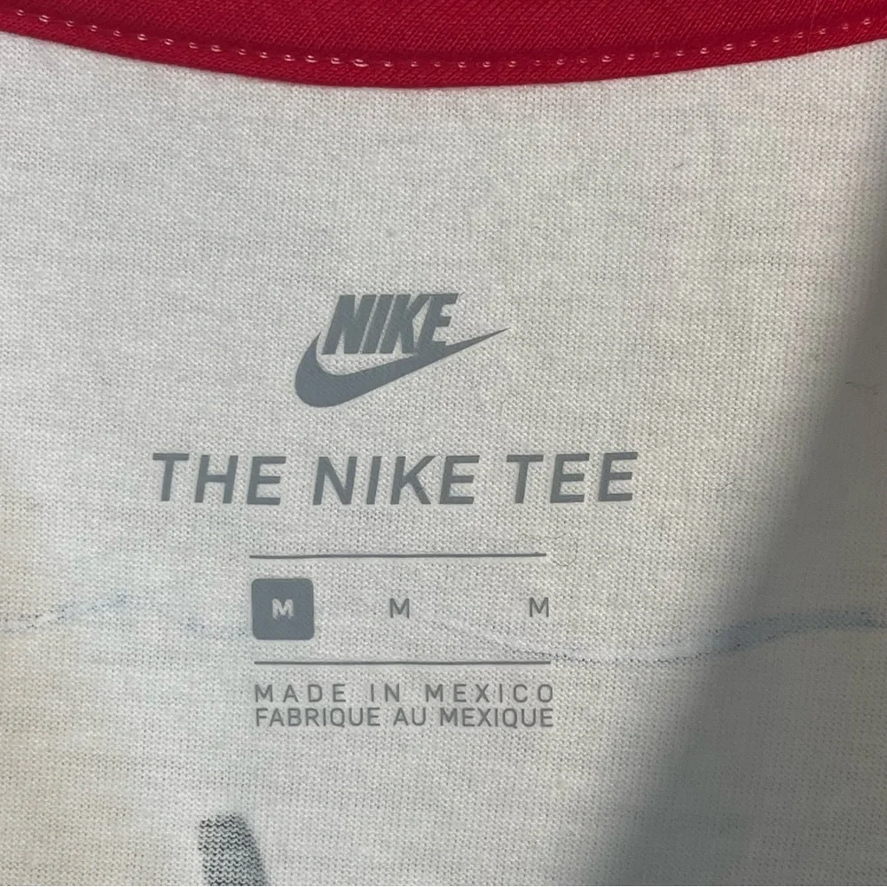Nike sportswear tshirt