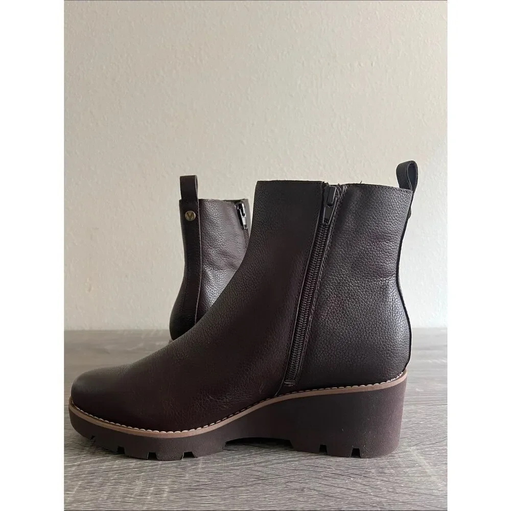 Vionic Aria 2.0 Dark Brown Leather Chelsea Wedge Lug Sole Booties 9M