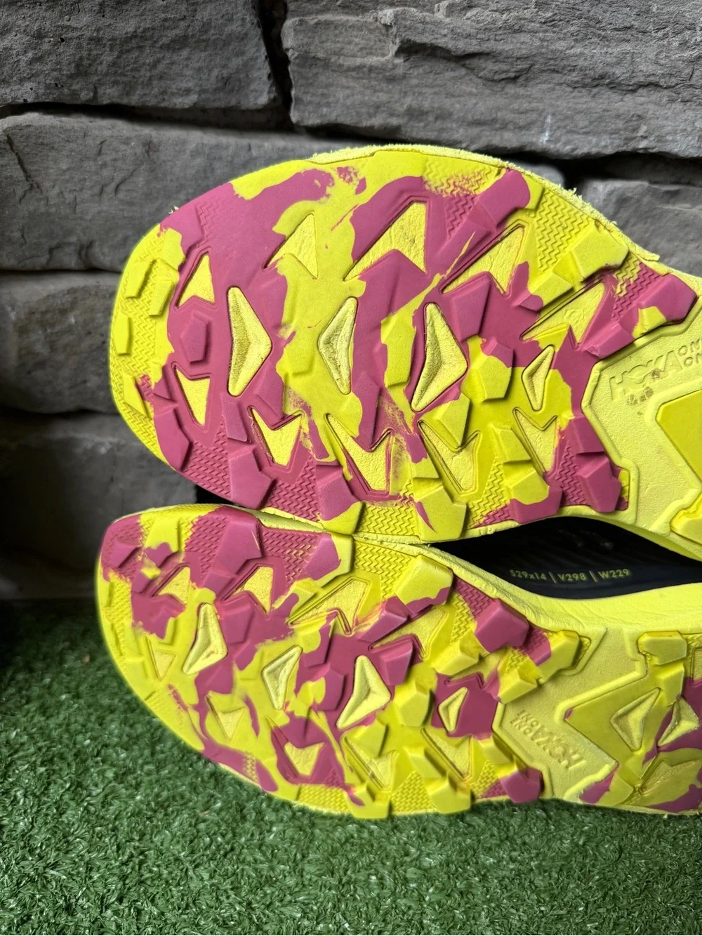 Hoka One One wear up