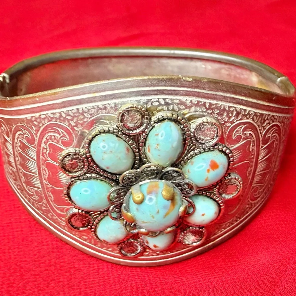 Vintage unsure metal