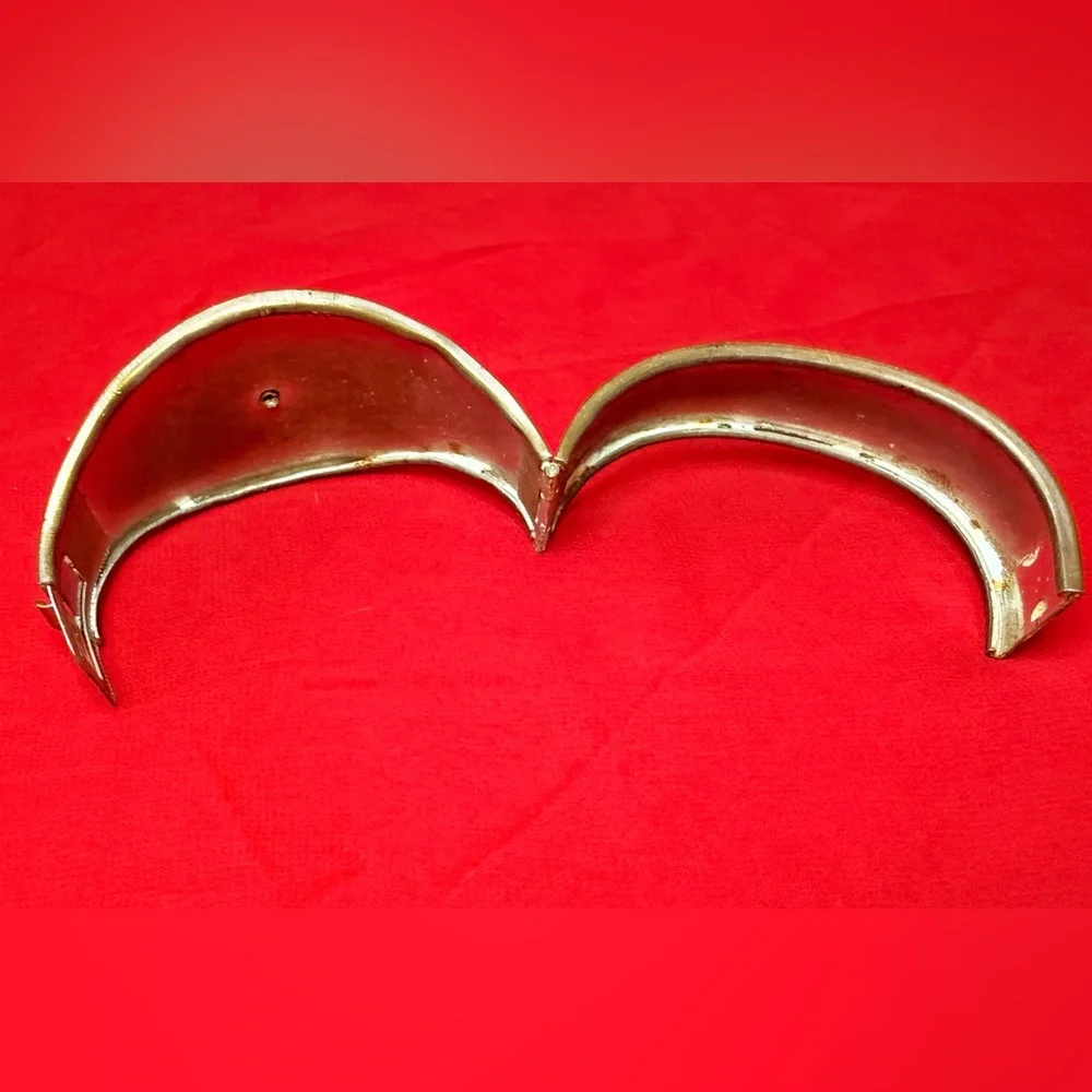 Vintage unsure metal