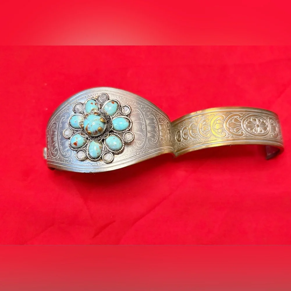 Vintage unsure metal