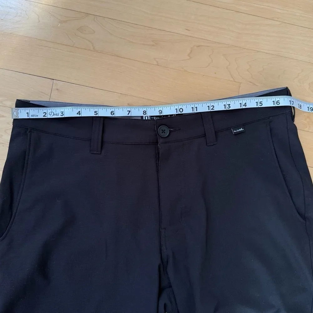 TravisMathew The Beck Perfect  Short 9.5” in Black 32