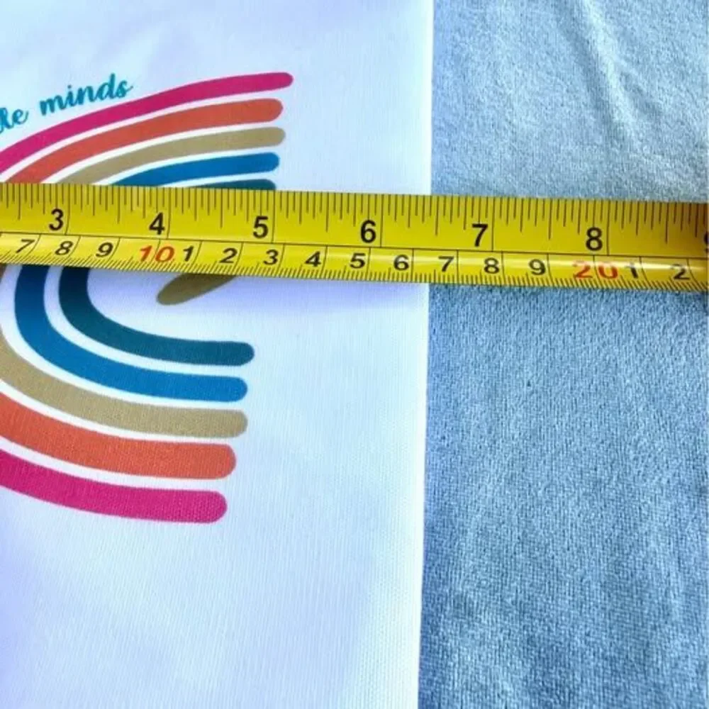 Unbranded white zippered