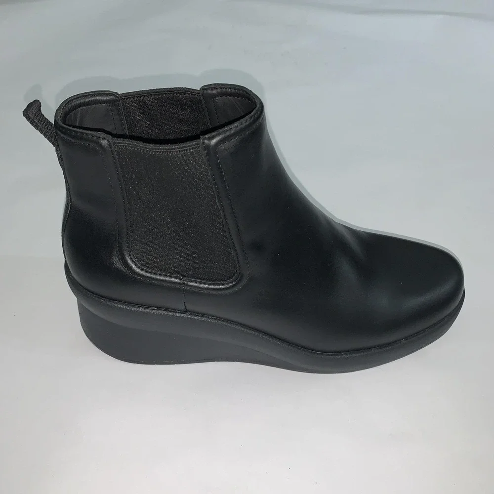 ABEO Passage Chelsea Boots Womens Size 9 Black Leather Ankle Wedge Pull On