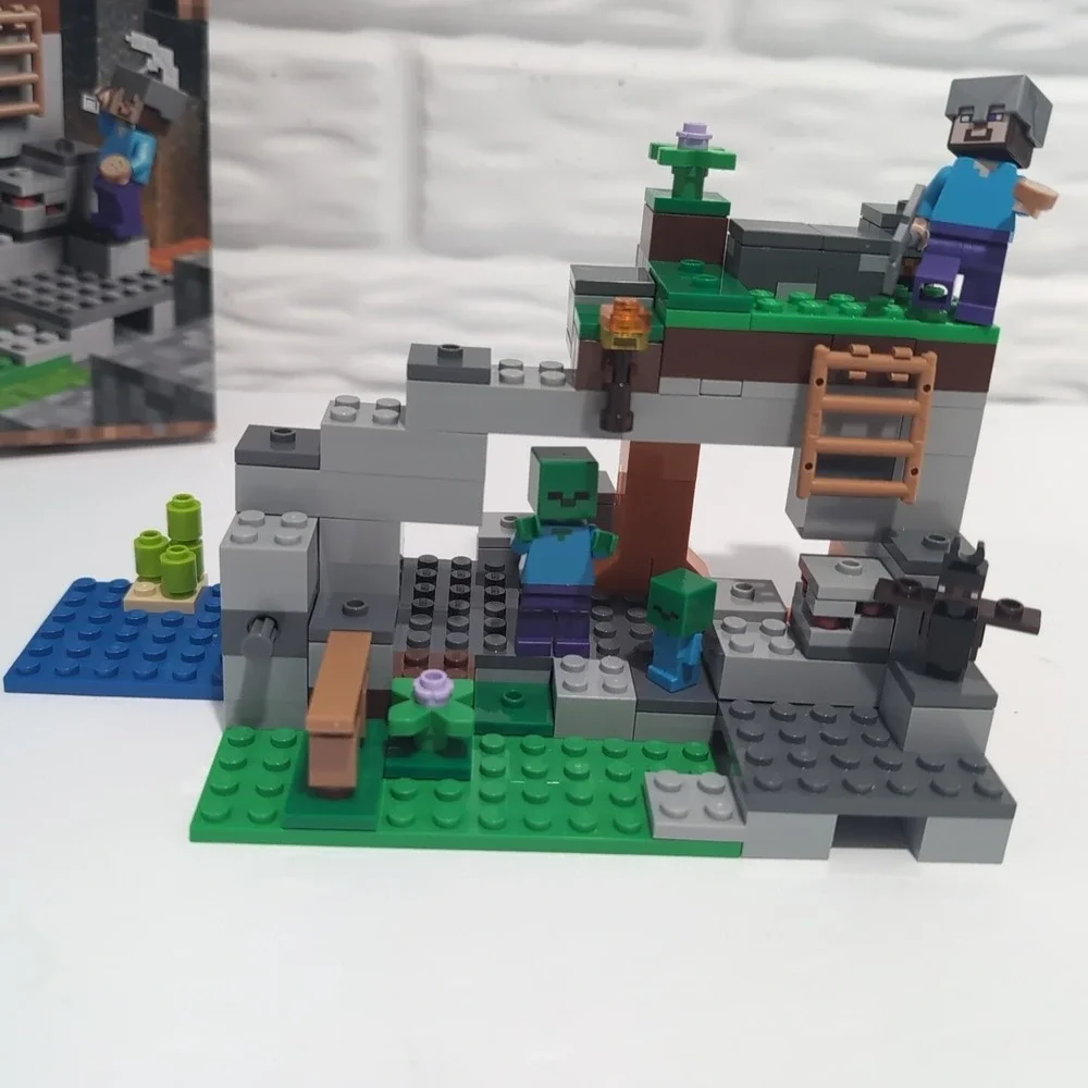 LEGO Minecraft The Zombie Cave Building Set 21141, 241 Pieces, 7-14