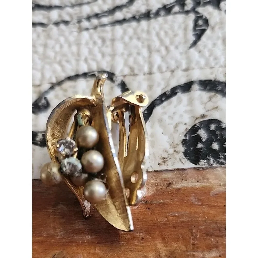 Source Unknown leaf pearl